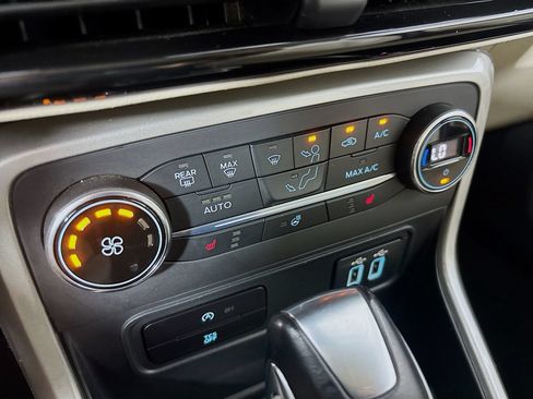 Used 2020 Ford EcoSport Titanium FWD image 16