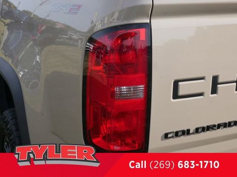 Used 2022 Chevrolet Colorado ZR2 image 9
