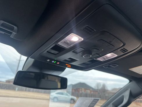 Used 2024 Chevrolet Suburban Z71 w/ Luxury Package image 28