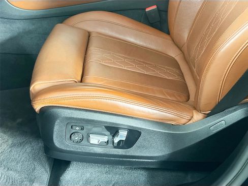 Used 2024 BMW X5 M60i AWD/4WD image 19