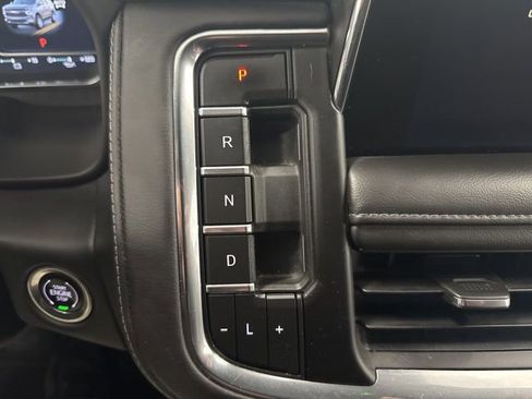 Used 2024 Chevrolet Suburban LT image 17