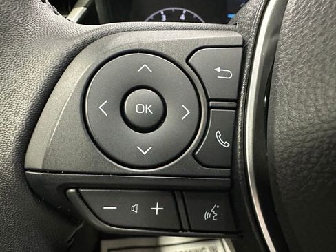 Used 2025 Toyota Corolla SE image 19