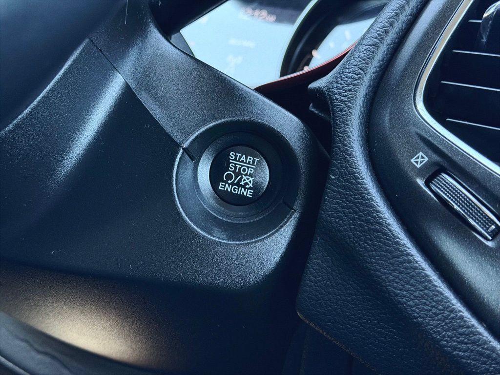 Used 2019 Jeep Compass Trailhawk AWD/4WD image 12