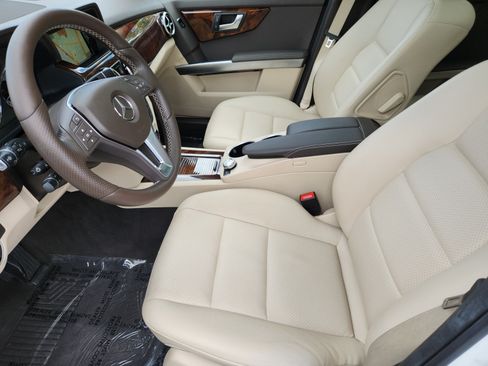 Used 2015 Mercedes-Benz GLK 350 4MATIC image 29