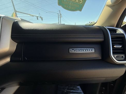 Used 2019 RAM 1500 Laramie AWD/4WD image 37