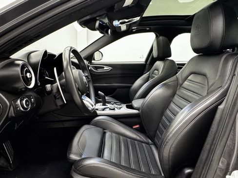 Used 2023 Alfa Romeo Giulia Veloce image 15