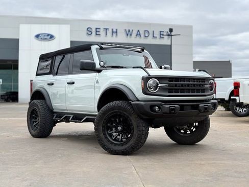Used 2023 Ford Bronco Black Diamond image 1
