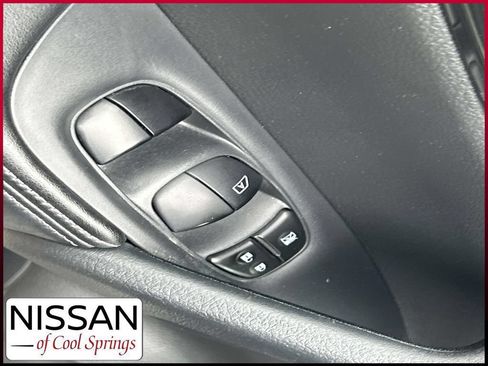 Used 2019 Nissan Rogue SV w/ Premium Package FWD image 20