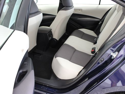 Used 2025 Toyota Corolla LE FWD image 24
