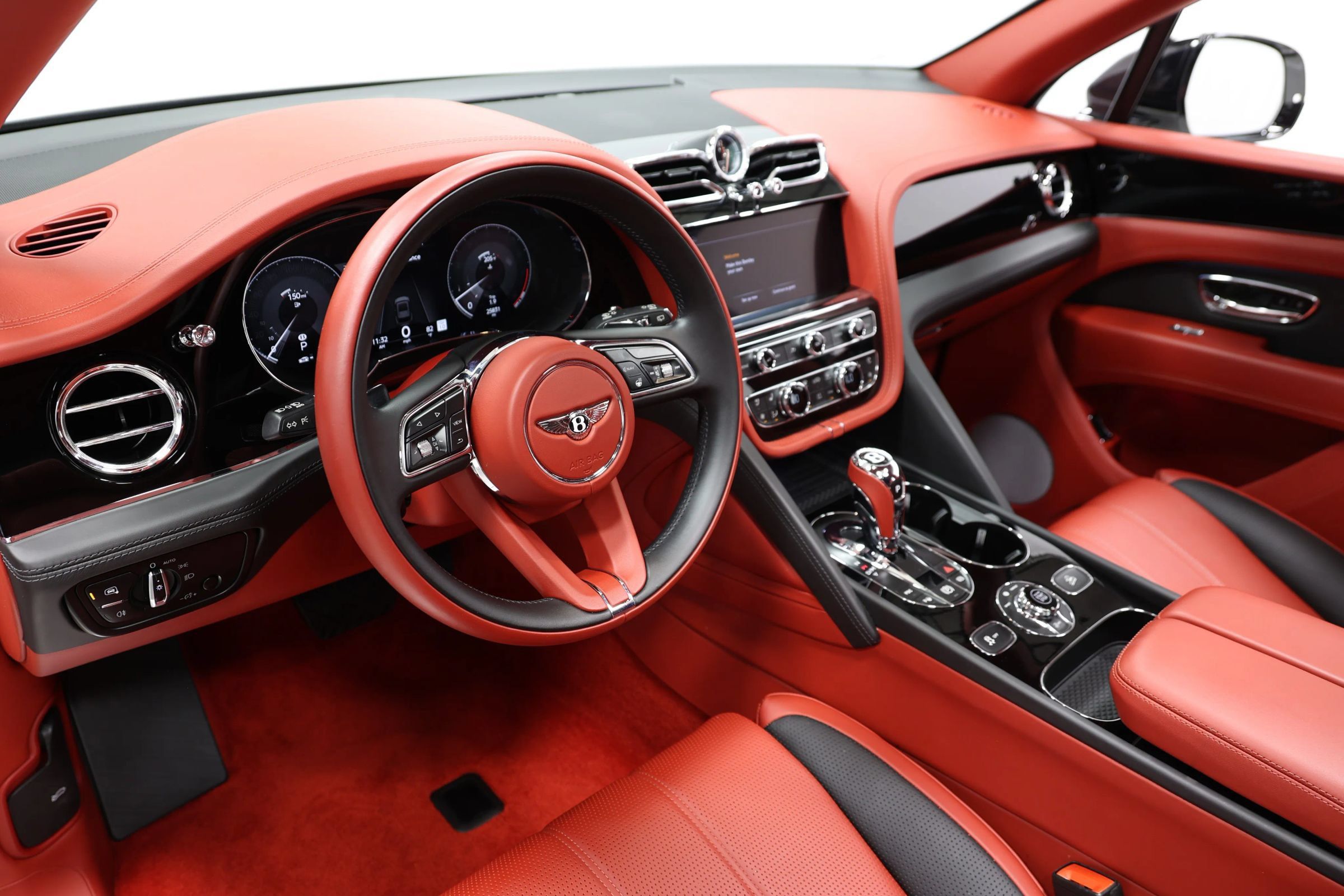Used 2022 Bentley Bentayga AWD/4WD image 2