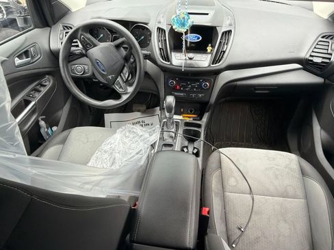 Used 2018 Ford Escape SE w/ SE Sync 3 Package AWD/4WD image 9
