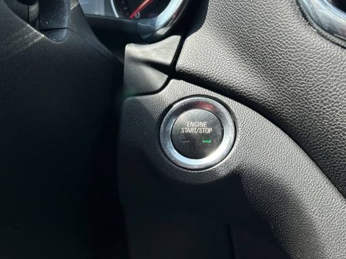 Used 2020 Chevrolet Equinox LT FWD image 46
