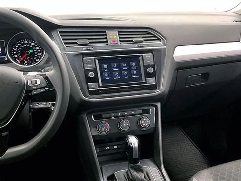 Used 2020 Volkswagen Tiguan S image 7