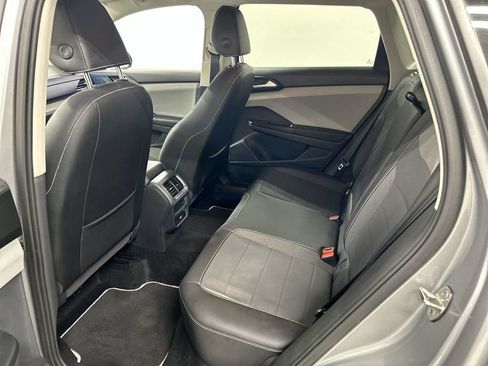 Certified 2023 Volkswagen Taos SE AWD/4WD image 19