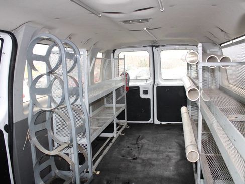 Used 2003 Ford E-350 and Econoline 350 XL RWD image 19