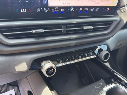 Used 2025 Chevrolet Silverado EV LT AWD/4WD image 22