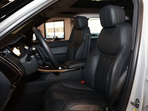 Used 2024 Land Rover Range Rover Sport SE image 10