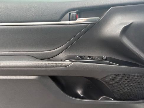 Used 2018 Toyota Camry XSE FWD image 22