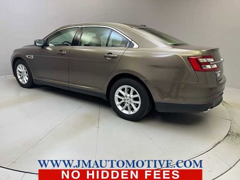 Used 2015 Ford Taurus SE image 3
