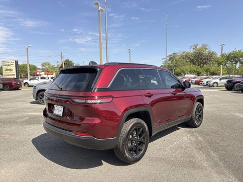 New 2026 Jeep Grand Cherokee Altitude image 3