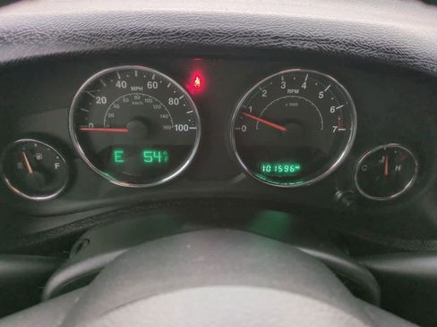 Used 2017 Jeep Wrangler Unlimited Sahara w/ Connectivity Group image 30