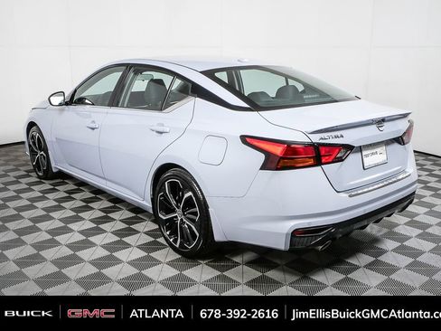 Used 2023 Nissan Altima 2.5 SR w/ SR Premium Package image 3