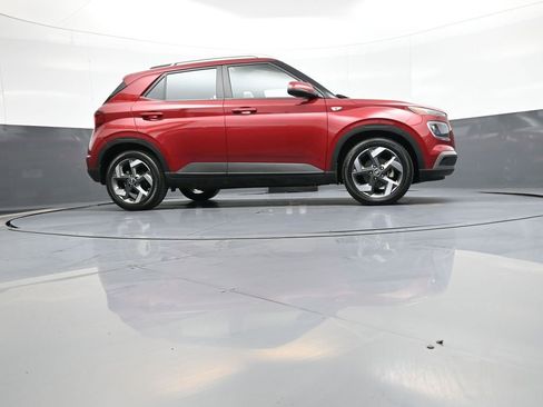 Certified 2023 Hyundai Venue Limited w/ Cargo Package FWD image 27