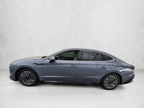 Used 2025 Hyundai Sonata SEL FWD image 5
