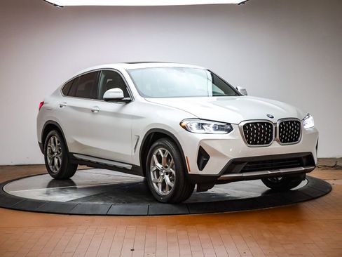 Certified 2023 BMW X4 xDrive30i w/ Premium Package image 6