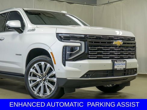 Used 2025 Chevrolet Tahoe High Country AWD/4WD image 3