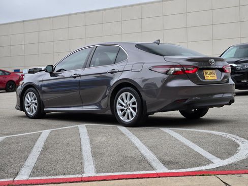 Used 2023 Toyota Camry LE FWD image 5