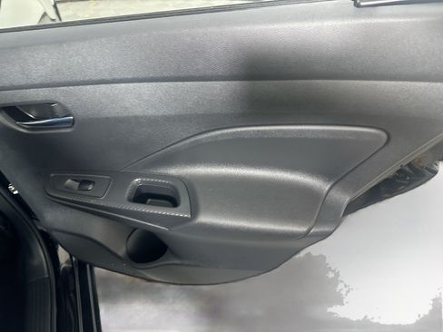 Used 2025 Nissan Versa SV FWD image 27