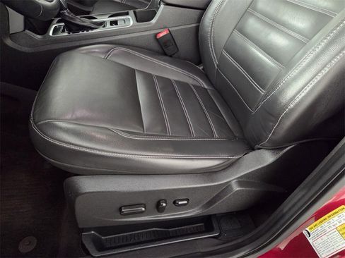 Used 2018 Ford Escape SEL w/ Ford Safe & Smart Package image 31