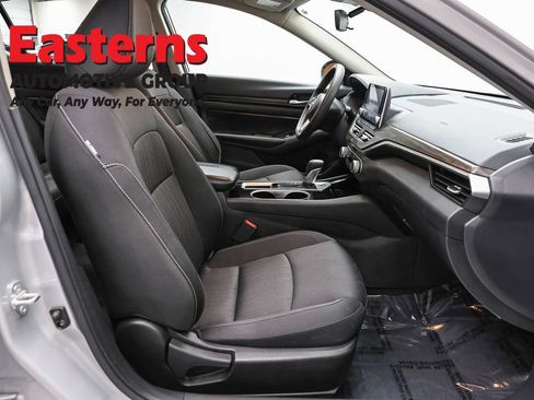 Used 2024 Nissan Altima 2.5 SV FWD image 24