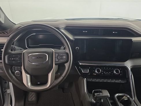 Used 2023 GMC Sierra 1500 Denali w/ Technology Package AWD/4WD image 17