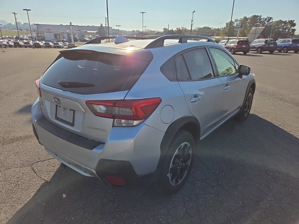 Used 2022 Subaru Crosstrek 2.0i Premium w/ Moonroof Package AWD/4WD image 2