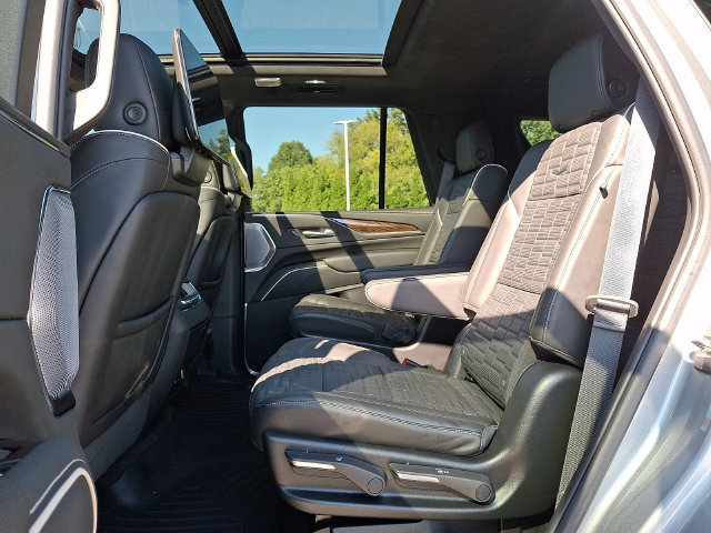 Certified 2024 Cadillac Escalade Sport Platinum w/ LPO, ONYX Package AWD/4WD image 10