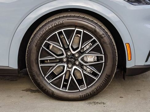 Used 2025 Ford Mustang Mach-E Premium RWD image 11