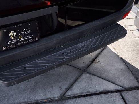 Used 2018 Mercedes-Benz Sprinter 2500 image 12