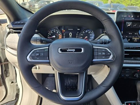 Used 2023 Jeep Compass Latitude w/ Convenience Group AWD/4WD image 21