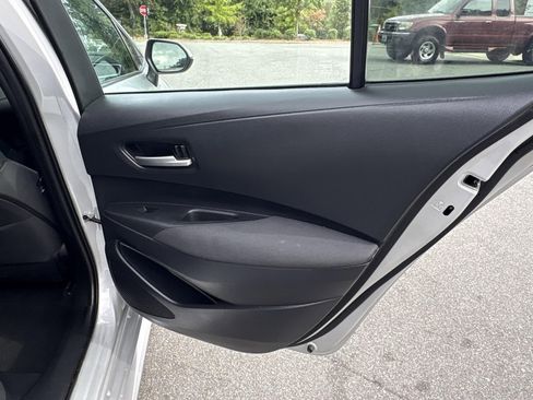 Used 2021 Toyota Corolla LE image 19