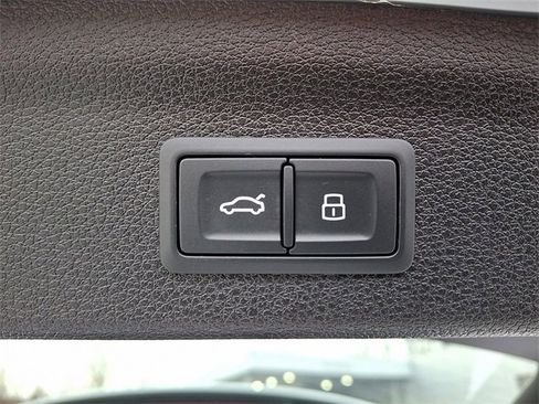 Used 2022 Audi Q3 2.0T Premium Plus w/ Premium Plus Package image 30