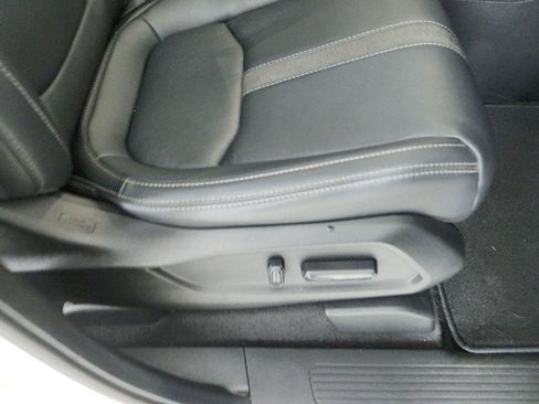 Used 2025 Honda Pilot Touring image 31