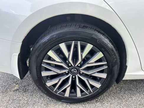 Certified 2023 Nissan Altima 2.5 SV FWD image 12