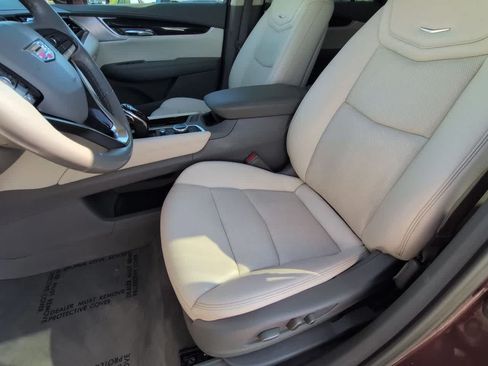 Used 2023 Cadillac XT6 Premium Luxury AWD/4WD image 15