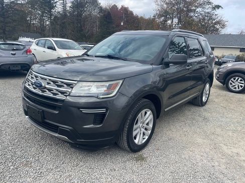 Used 2018 Ford Explorer XLT AWD/4WD image 1