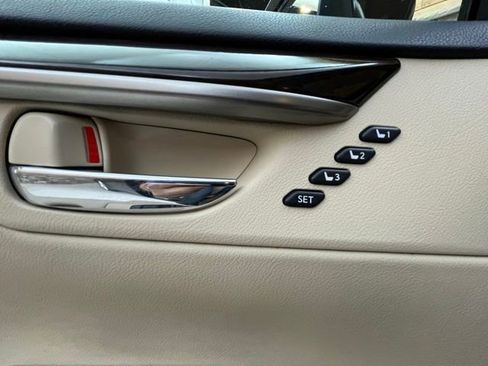 Used 2013 Lexus ES 350 w/ Premium Pkg FWD image 28