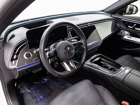 Used 2025 Mercedes-Benz E 53 AMG e 4MATIC Sedan image 9