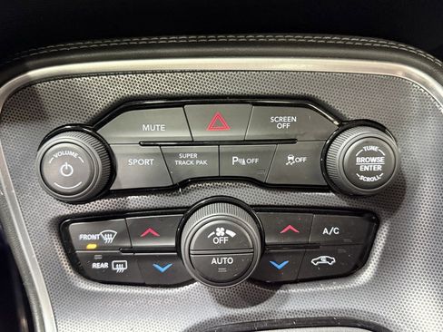 Used 2018 Dodge Challenger R/T Scat Pack w/ Dynamics Package image 21