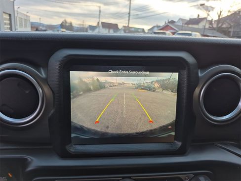 Used 2023 Jeep Wrangler Unlimited Rubicon w/ LED Lighting Group image 24